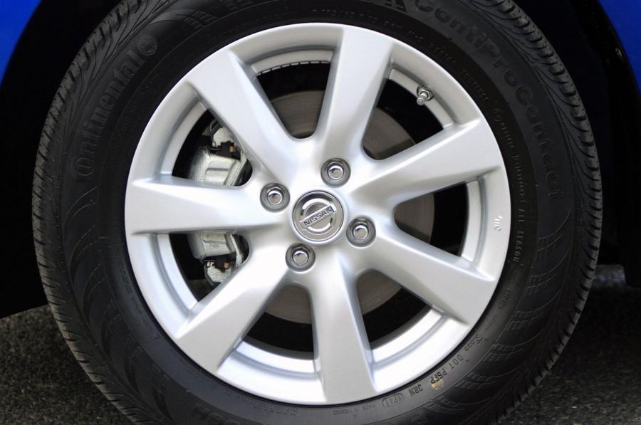  Nissan Versa 2012 года  (фото 74 из 111)
